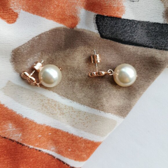 Alicia Bonnie - Devotion - Rose Gold White Pearl Earrings - Picture 4 of 4